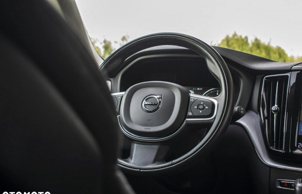 Volvo XC 60 cena 159900 przebieg: 107174, rok produkcji 2020 z Siewierz małe 466